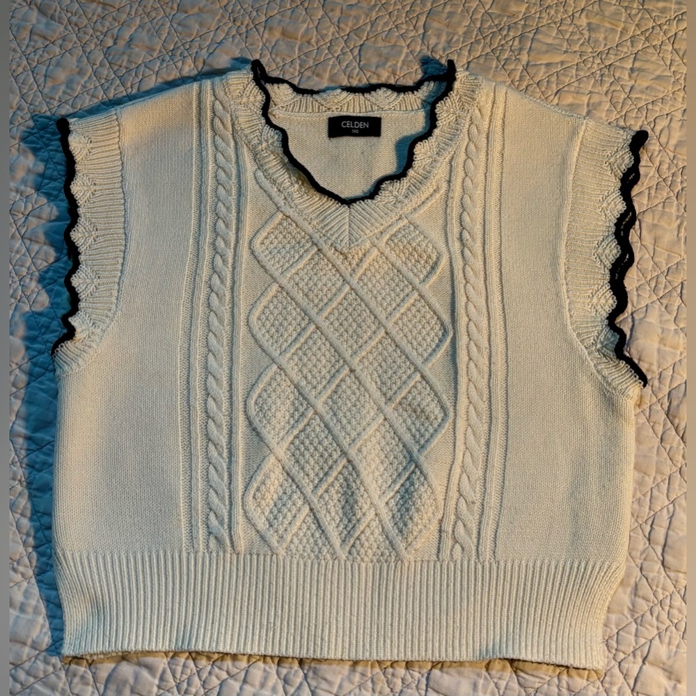 ⭐️Celden Paris Cable Knit Sweater Vest Cream & Black Size 140 US 10⭐️